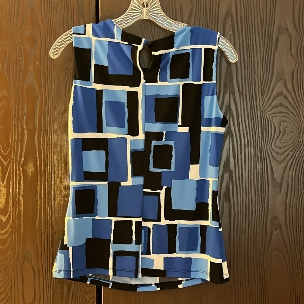 Calvin Klein sleeveless blue, black& white patterned top. Size XS. - Picture 5 of 8